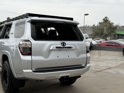 Used 2019 Toyota 4Runner SR5 image 9