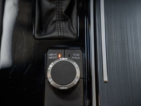 Used 2024 Toyota Tundra Platinum image 33