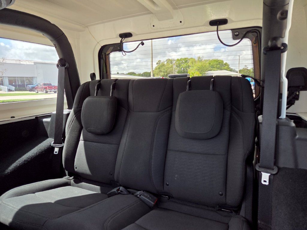 Used 2020 Jeep Wrangler Sport AWD/4WD image 23