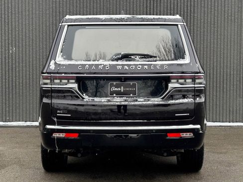 Used 2022 Jeep Grand Wagoneer Series III w/ Rear Seat Video Group 1 image 4