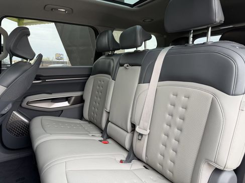 Used 2026 Kia EV9 Wind image 37