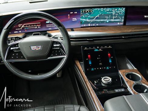 Used 2025 Cadillac Escalade Sport Platinum w/ LPO, ONYX Package AWD/4WD image 22