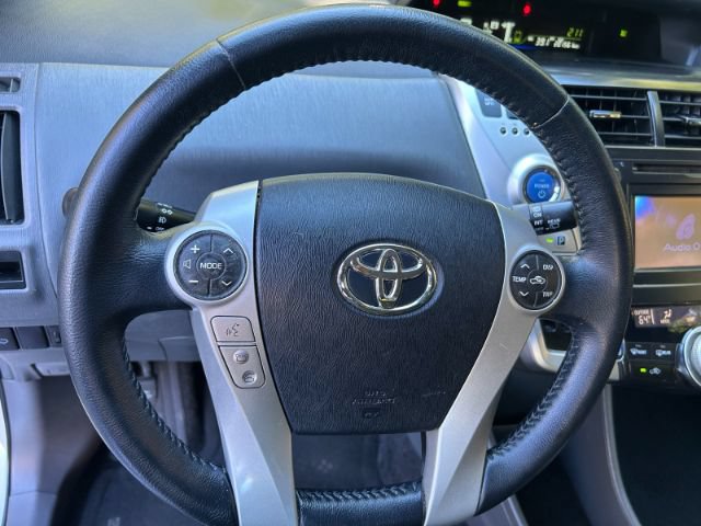 Used 2013 Toyota Prius V Five FWD image 10