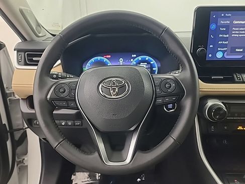 Used 2025 Toyota RAV4 Limited w/ Weather Package AWD/4WD image 33