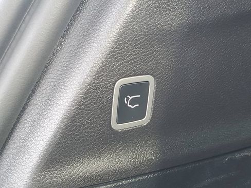 Used 2020 Chrysler Pacifica Touring-L Plus FWD image 26