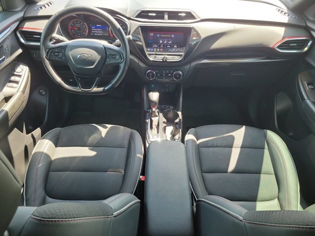 Used 2023 Chevrolet TrailBlazer RS w/ Sun and Liftgate Package FWD image 14
