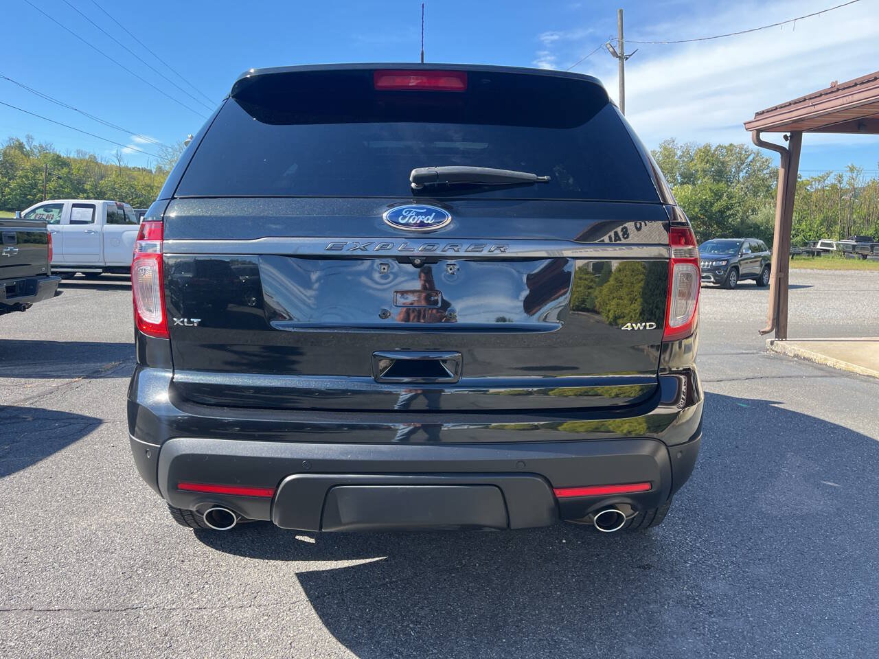 Used 2015 Ford Explorer XLT w/ Equipment Group 202B AWD/4WD image 7