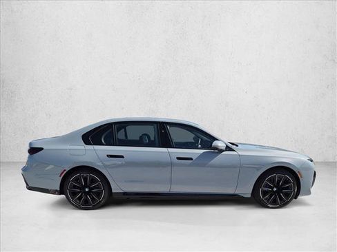 Used 2025 BMW i7 eDrive50 w/ M Sport Package RWD image 4