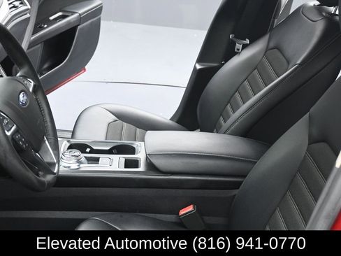 Used 2017 Ford Fusion SE w/ Equipment Group 201A image 16