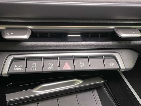 New 2026 Audi Q3 quattro 2.0T AWD/4WD image 33