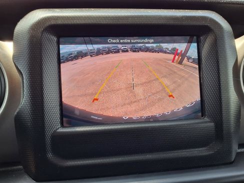 Used 2021 Jeep Wrangler Sport AWD/4WD image 5