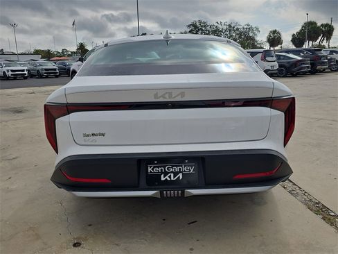 New 2025 Kia K4 LX image 7