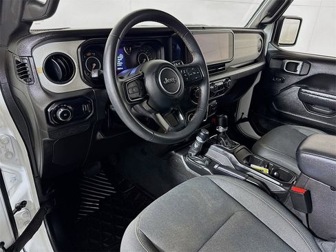 Used 2024 Jeep Wrangler Sport S image 7