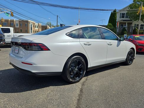 Certified 2025 Honda Accord SE image 6