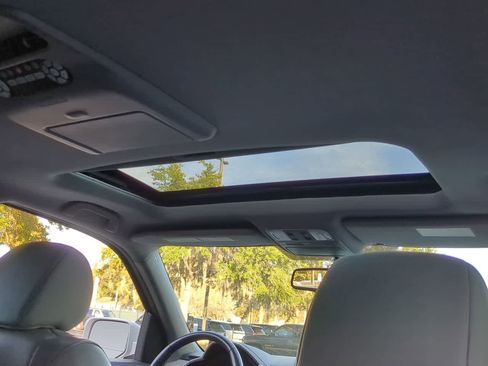 Used 2015 Honda Pilot Touring image 22