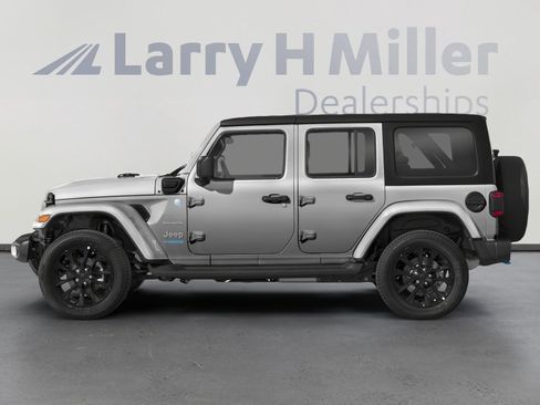 Used 2023 Jeep Wrangler Unlimited Rubicon 4xe image 3