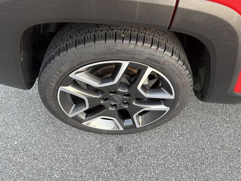 Used 2021 Jeep Renegade Sport image 21