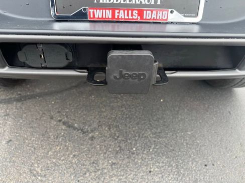 Used 2017 Jeep Cherokee Trailhawk w/ Trailer Tow Group image 29