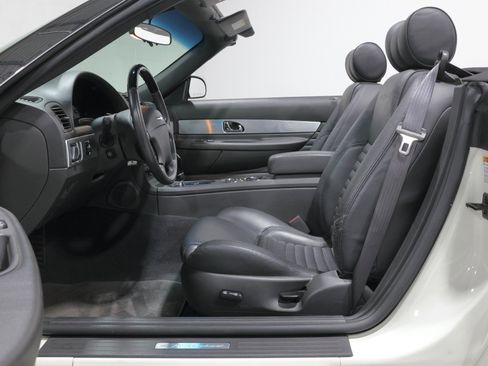Used 2002 Ford Thunderbird image 79