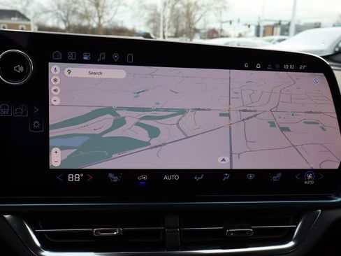 New 2026 Chevrolet Equinox EV LT image 18