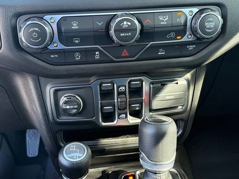 New 2026 Jeep Gladiator Sport AWD/4WD image 15