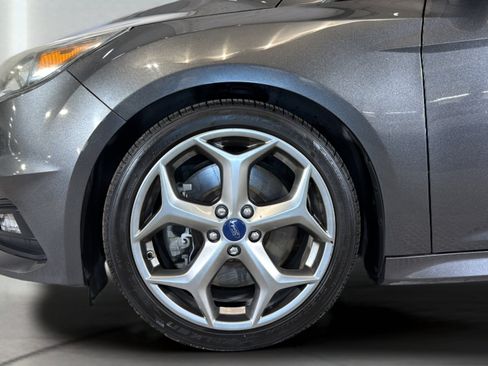 Used 2016 Ford Focus ST FWD image 36