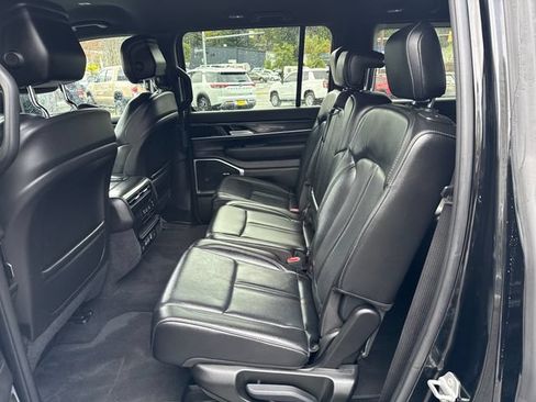 Used 2023 Jeep Wagoneer 4WD image 14