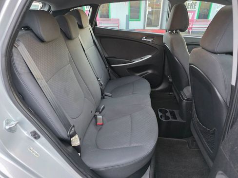 Used 2014 Hyundai Accent SE w/ Option Group 3 image 11