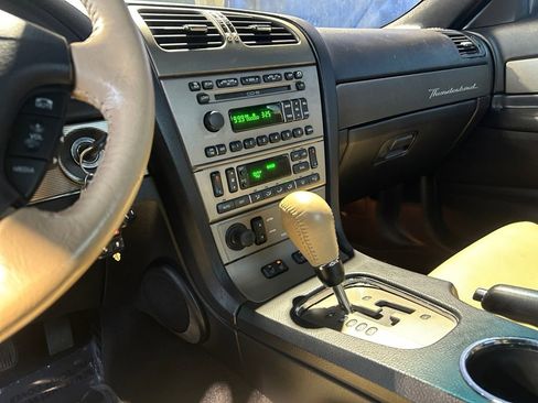 Used 2004 Ford Thunderbird image 19