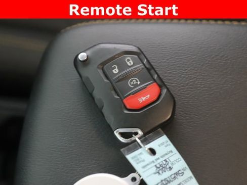 Used 2025 Jeep Wrangler Unlimited Sahara image 3