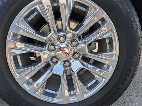 Certified 2025 GMC Yukon Denali AWD/4WD image 7