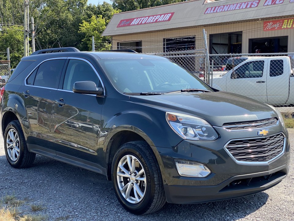 Used 2017 Chevrolet Equinox LT w/ Convenience Package FWD image 3