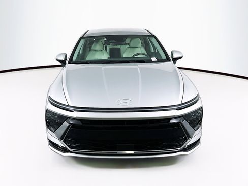 Used 2025 Hyundai Sonata SEL FWD image 2