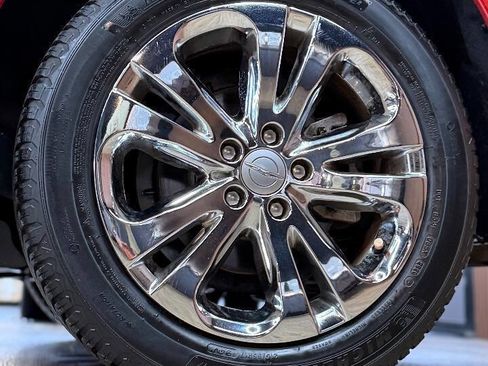 Used 2015 Chrysler 200 Limited image 11