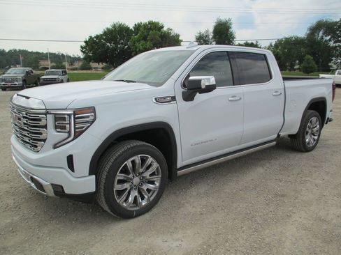 New 2026 GMC Sierra 1500 Denali w/ Denali Reserve Package AWD/4WD image 10