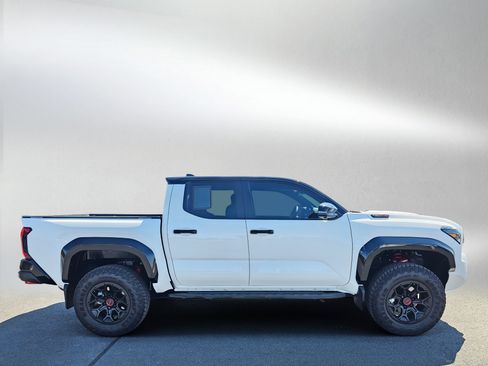 Used 2025 Toyota Tacoma TRD Pro AWD/4WD image 6