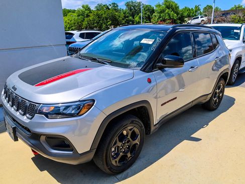 Used 2023 Jeep Compass Trailhawk AWD/4WD image 1