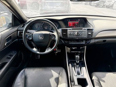 Used 2016 Honda Accord Sport image 23