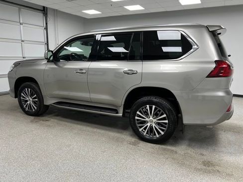 Used 2016 Lexus LX 570 4WD w/ Luxury Package image 6