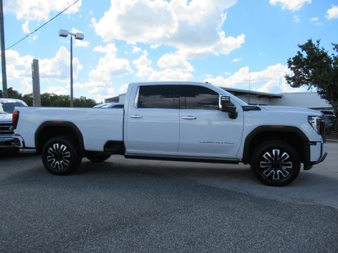 Used 2024 GMC Sierra 3500 Denali Ultimate AWD/4WD image 2