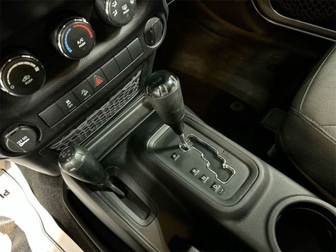 Used 2015 Jeep Wrangler Sport image 16