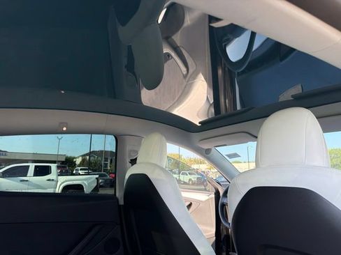 Used 2023 Tesla Model Y Long Range AWD/4WD image 13
