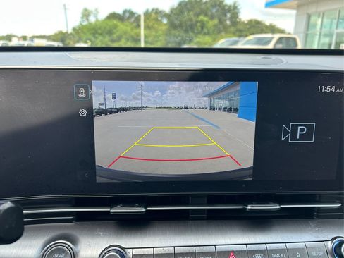 Used 2025 Hyundai Kona SEL AWD/4WD image 17