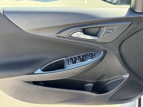 Used 2025 Chevrolet Malibu LT FWD image 12
