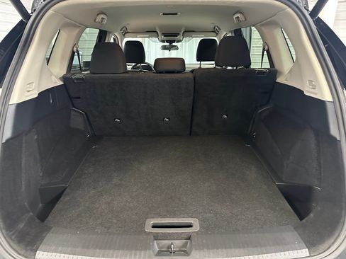 Used 2024 Nissan Rogue SV AWD/4WD image 23