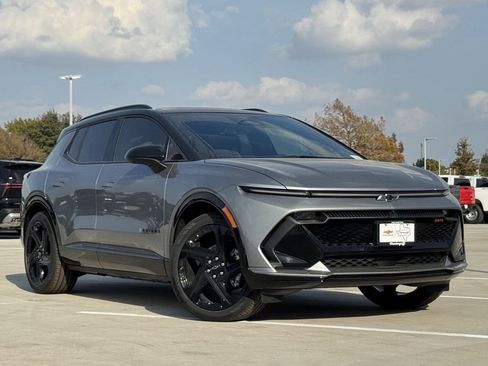 New 2026 Chevrolet Equinox EV RS image 3