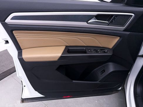 Used 2023 Volkswagen Atlas Cross Sport SE w/ Panoramic Sunroof Package FWD image 15