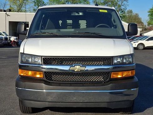 Used 2024 Chevrolet Express 2500 w/ Driver Convenience Package RWD image 5