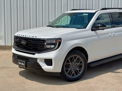 New 2026 Ford Expedition Max Platinum w/ Stealth Appearance Package AWD/4WD image 2