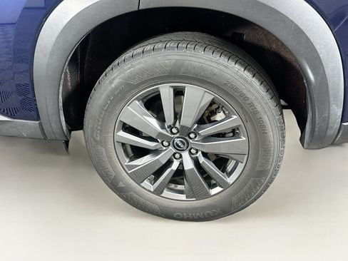 Used 2025 Nissan Pathfinder SV AWD/4WD image 11